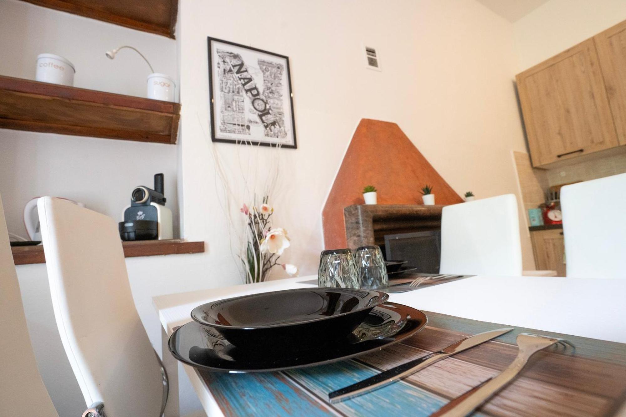 Dieghouse - Monolocale Con Cortile In Corte Lombarda Vicino Al Centro Монца Екстериор снимка